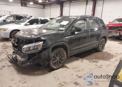 2022 Volkswagen Taos 1.5T S z USA, uszkodzony, nr VIN 3VVAX7B2XNM069582